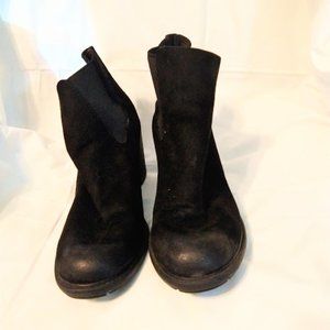size 11 black boots